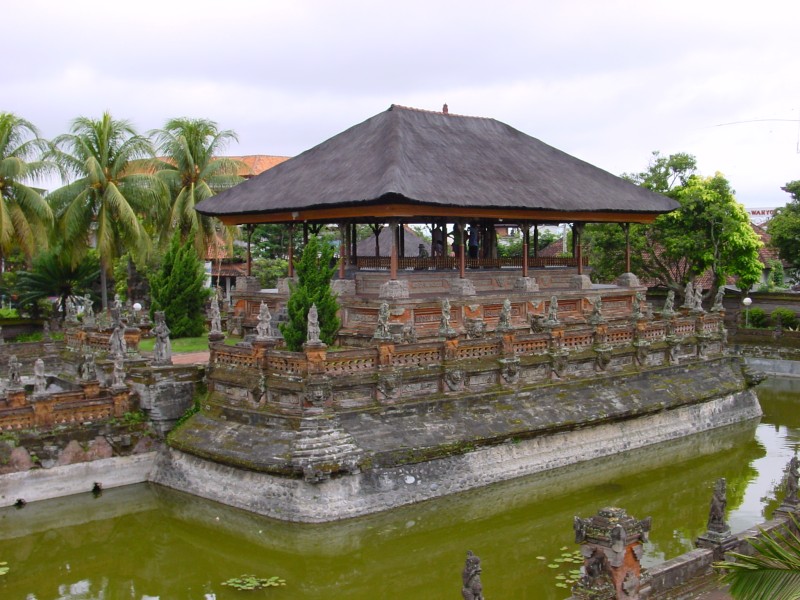 Klung Kung Grosse Gerichtshalle.JPG - Photos of Bali, Indonesia in March 2001