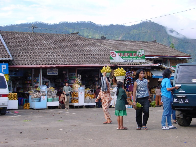 Markt in Bedugul 1.JPG - Photos of Bali, Indonesia in March 2001