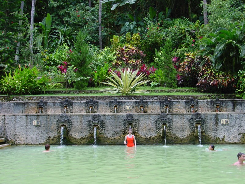 Schwefelquellen Air Panas.JPG - Photos of Bali, Indonesia in March 2001