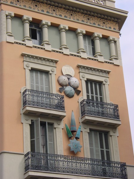 La Rambla - Schirmmacherhaus nah.JPG -                                