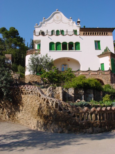 Park Gueell - Casa Gaudi.JPG -                                