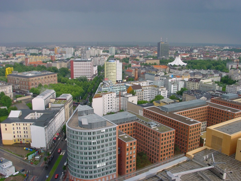 DaimlerChrysler-Turm Blick Sued.jpg -                                