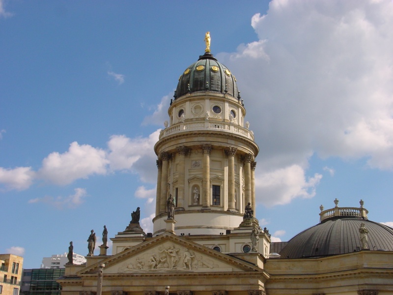 Gendarmenmarkt Berliner Dom fern.jpg -                                