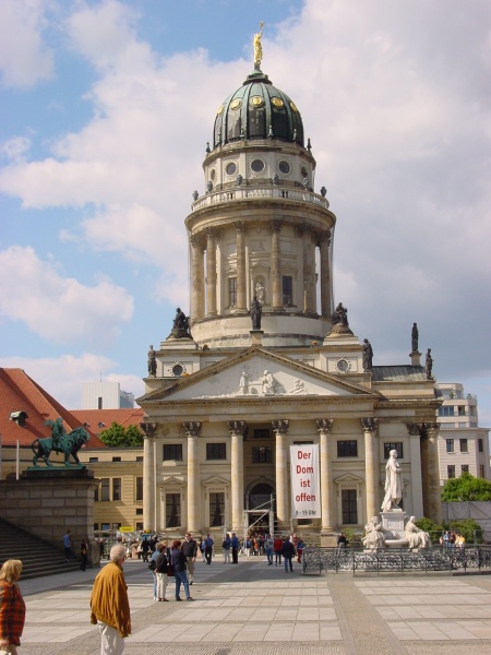 Gendarmenmarkt Berliner Dom.jpg -                                