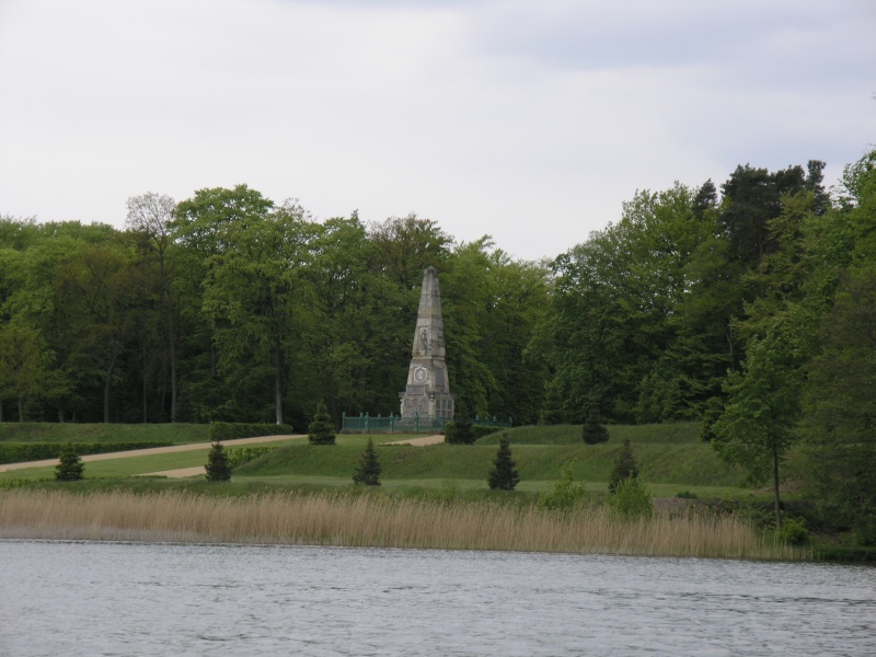 Rheinsberg - Grienerick-See - Blick auf Obelisk.JPG - OLYMPUS DIGITAL CAMERA         