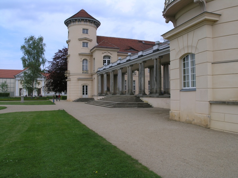 Rheinsberg - Schloss von Seeseite.JPG - OLYMPUS DIGITAL CAMERA         