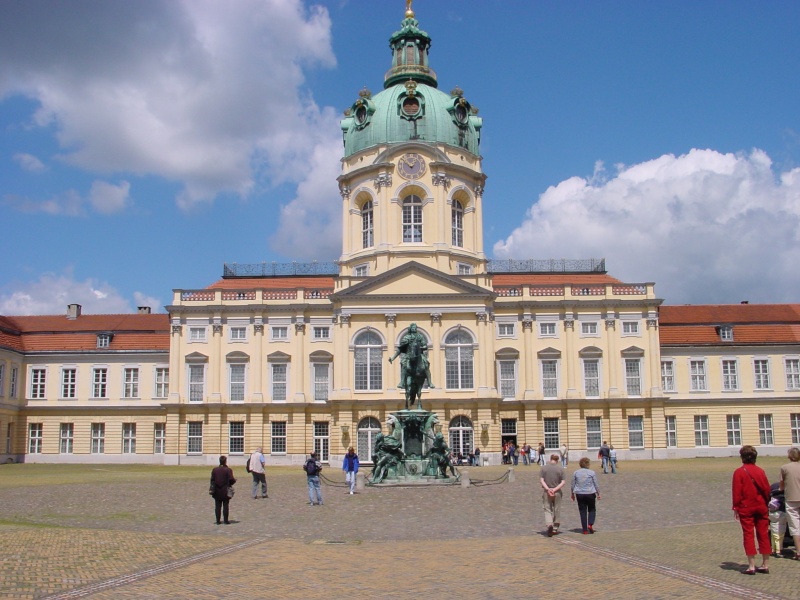 Schloss Charlottenburg 1.jpg -                                