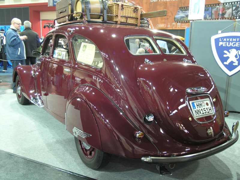 Peugeot 402 (hinten seitlich).JPG - OLYMPUS DIGITAL CAMERA         
