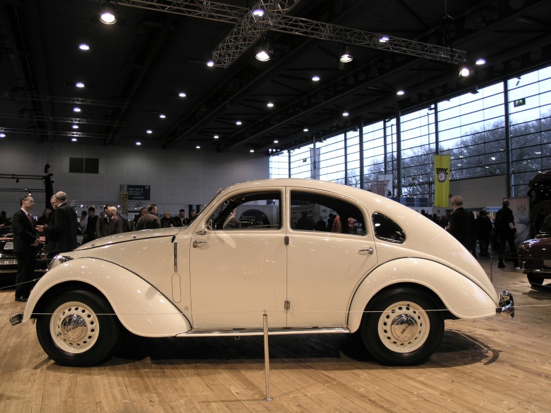 Adler 2,5 Liter Limousine Autobahn (seitlich).JPG - OLYMPUS DIGITAL CAMERA         