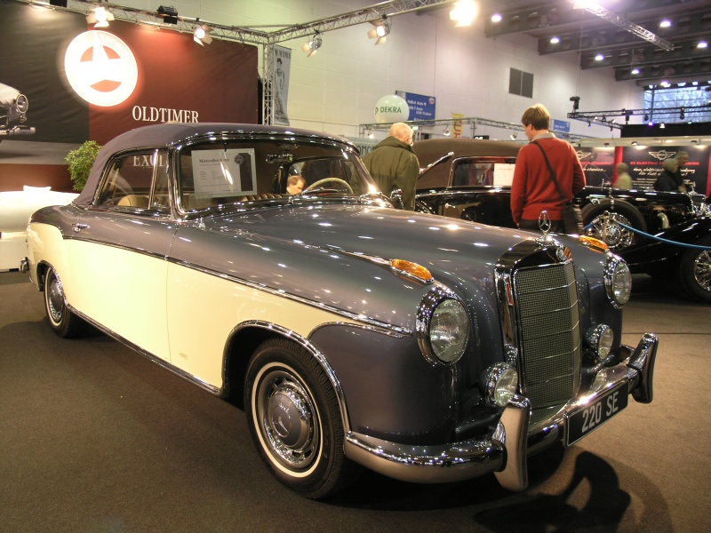 Mercedes 220 S Cabriolet (seitlich).JPG - OLYMPUS DIGITAL CAMERA         