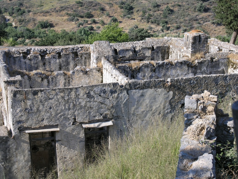 Kato Preveli (Nebenkloster) - Ruine 2.JPG - OLYMPUS DIGITAL CAMERA         