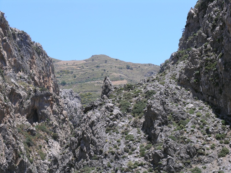 Kourtaliotis-Schlucht - Blick auf Berge 3.JPG - OLYMPUS DIGITAL CAMERA         