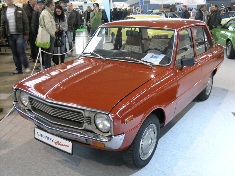 Mazda 1300 (seitlich vorne).JPG - OLYMPUS DIGITAL CAMERA         