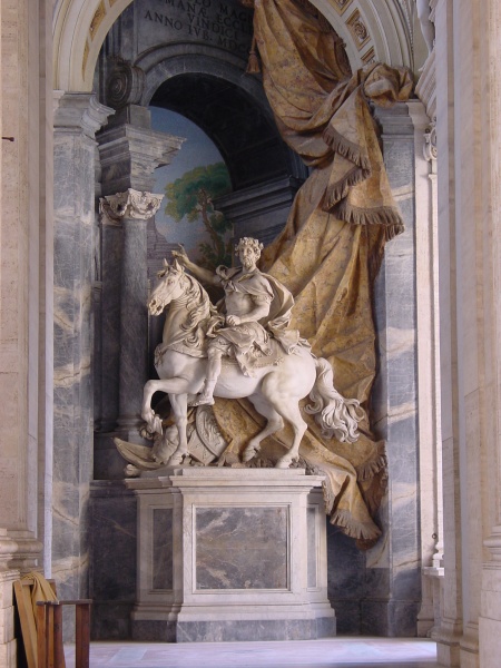 Petersdom - Standbild Karl des Grossen.JPG -                                