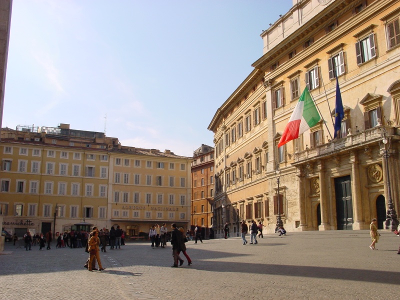 Piazza di Montecitorio 2.JPG -                                