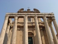 Forum Romanum - Tempel des Antonius und der Faustina, nah
