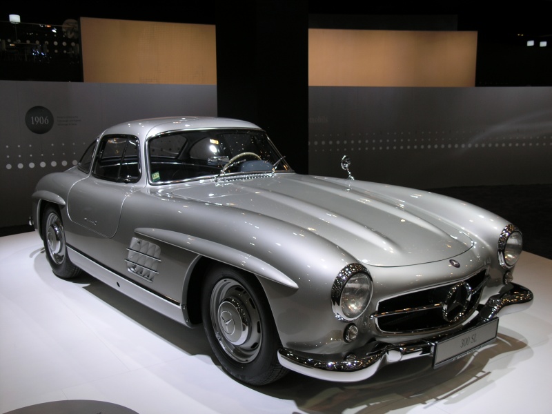Mercedes 300 SL ('Fluegeltuerer') (vorne).JPG - OLYMPUS DIGITAL CAMERA         